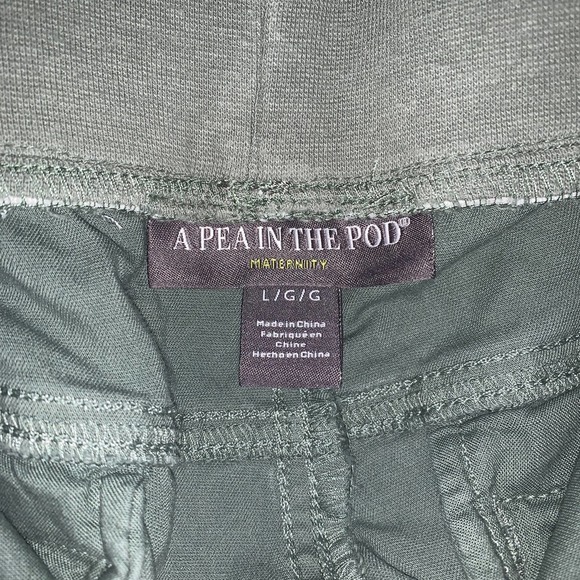A Pea in the Pod Green Maternity Pants - Picture 4 of 6